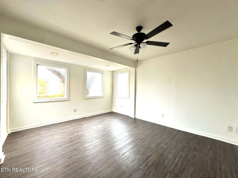 229 Walden Ave, Harriman, TN 37748