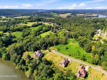 229 Waters Edge Way, Lenoir City, TN 37771