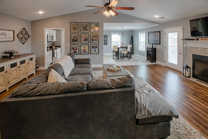 2292 Olivia Cir, Loudon, TN 37774