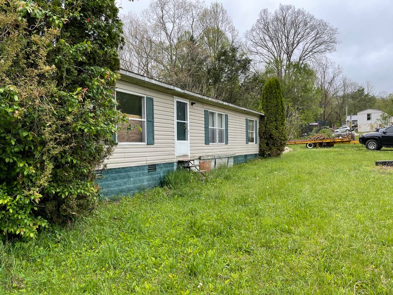 2294 Pine Mountain Rd, Lafollette, TN 37766