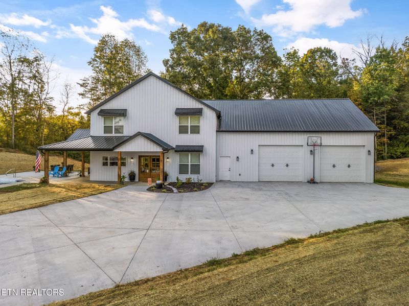 2297 Fish Hatchery Rd, Morristown, TN 37813