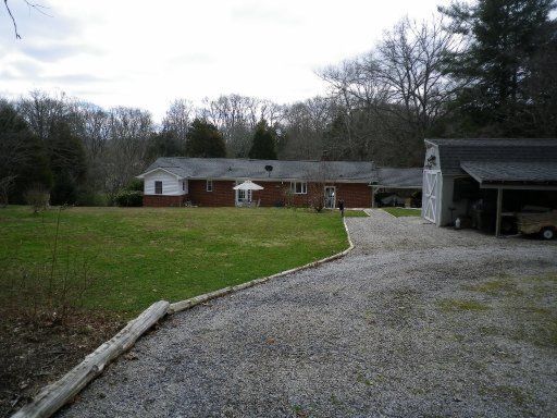 23 Dairypond Rd, Norris, TN 37828