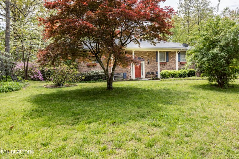 23 Windhaven Ln, Oak Ridge, TN 37830