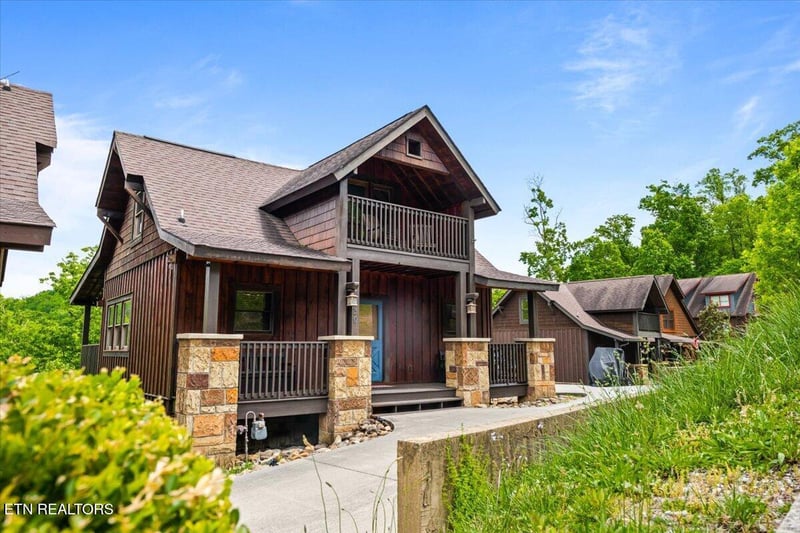 230 Foxwood Dr, Caryville, TN 37714