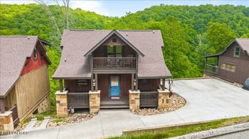 230 Foxwood Dr, Caryville, TN 37714