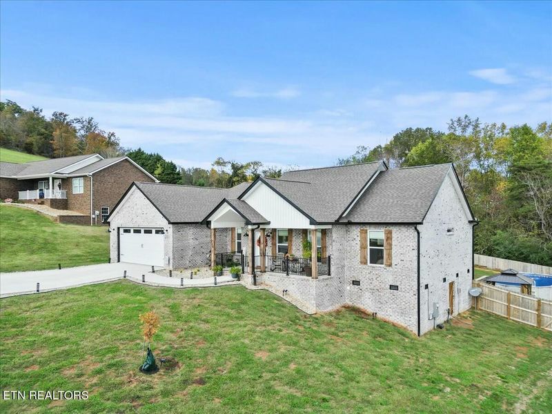 230 Franklin Estates Ln, Greenback, TN 37742