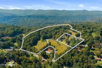 230 Johnson Ln, Rocky Top, TN 37769