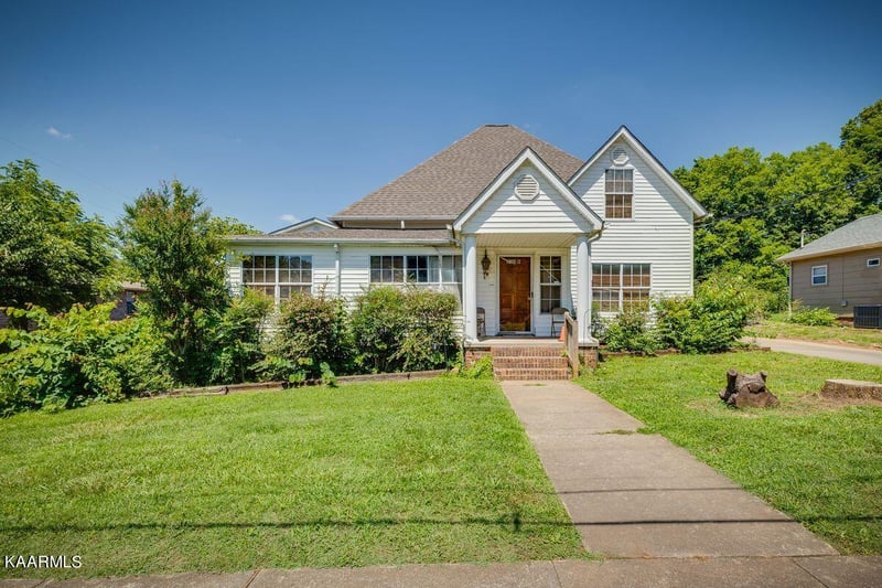 230 S Magnolia St, Maryville, TN 37803