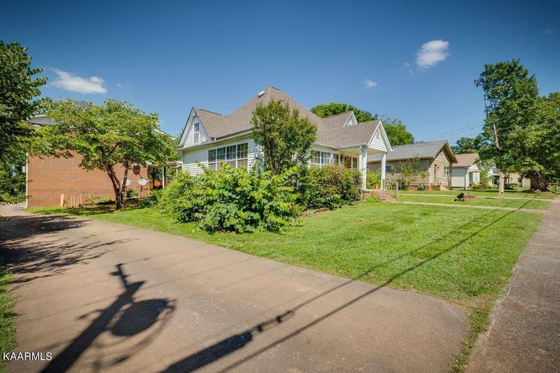 230 S Magnolia St, Maryville, TN 37803