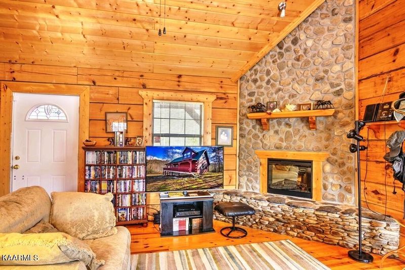 230 Smithfield Rd, Tellico Plains, TN 37385