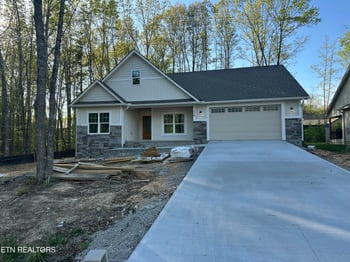 230 Thrushwood Dr, Crossville, TN 38558