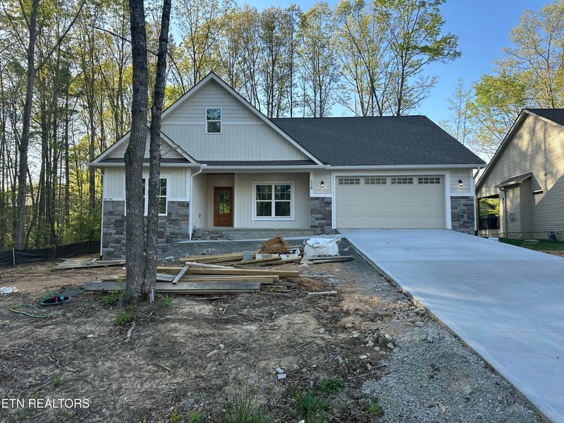 230 Thrushwood Dr, Crossville, TN 38558