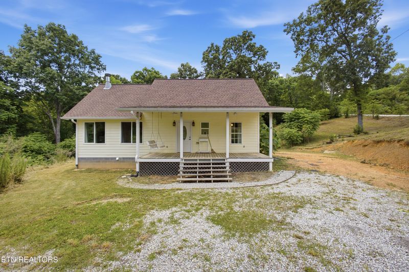 230 Windcrest Ln, Harriman, TN 37748