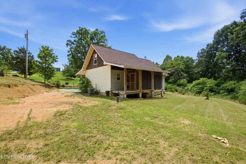 230 Windcrest Ln, Harriman, TN 37748