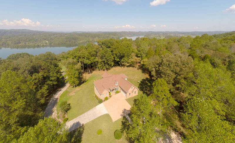 2300 Matlock Bend Rd, Loudon, TN 37774