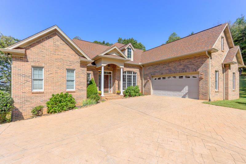 2300 Matlock Bend Rd, Loudon, TN 37774