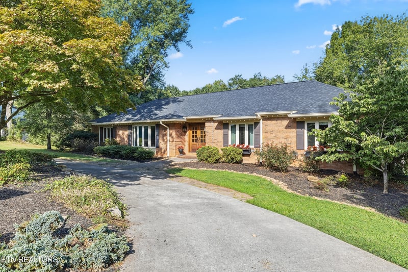 2301 Craig Cove Rd, Knoxville, TN 37919