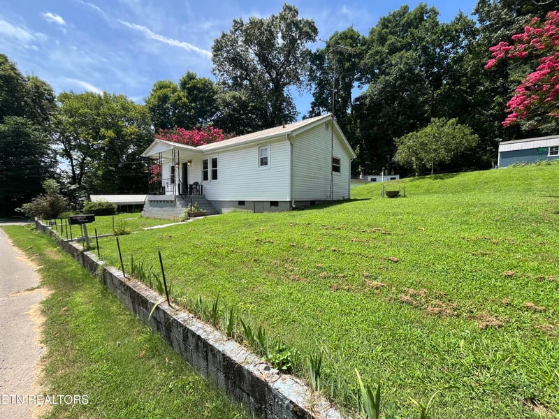 2301 Mitchell Rd, Mascot, TN 37806