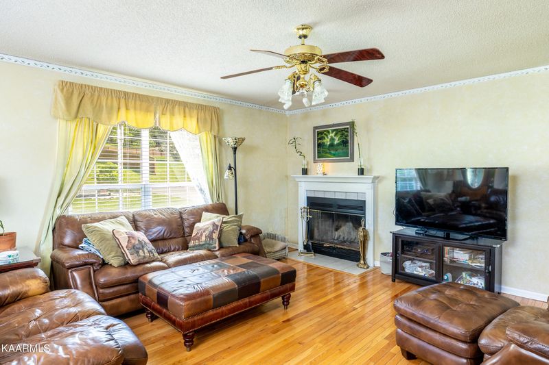 2301 Old Whites Mill Rd, Maryville, TN 37803