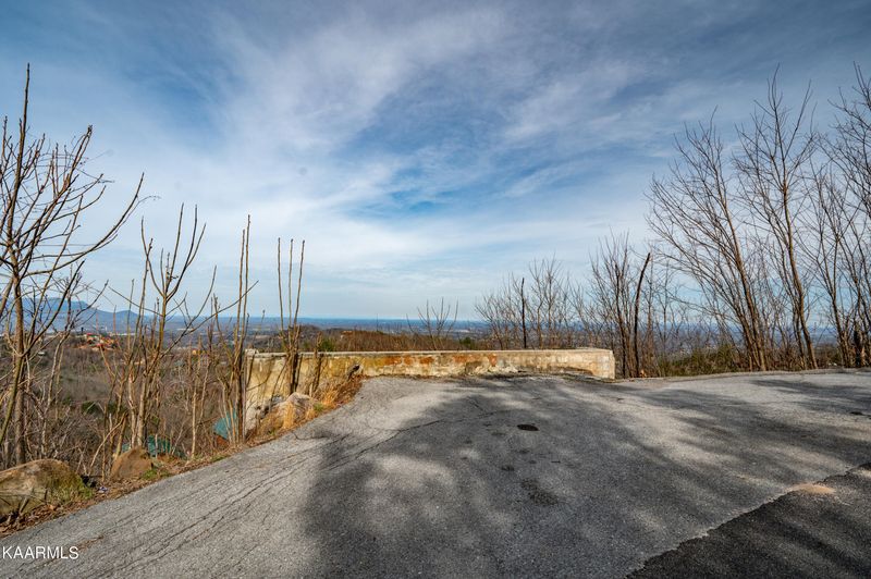 2301 Windy Ln, Sevierville, TN 37876