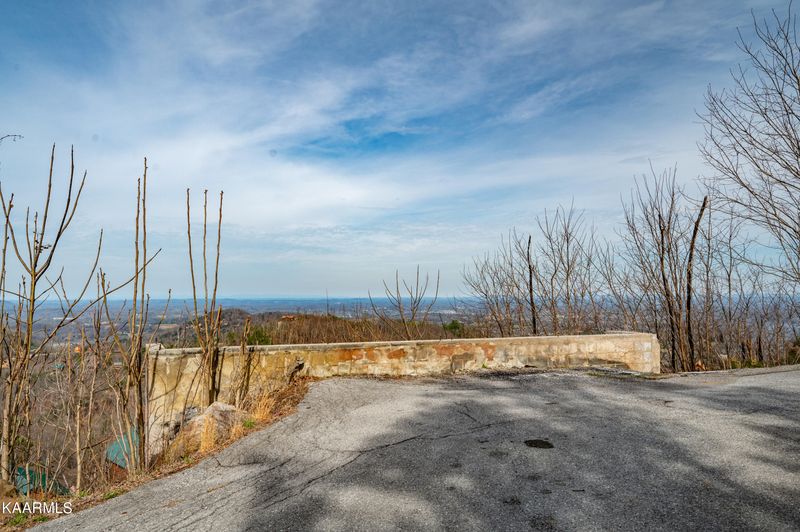 2301 Windy Ln, Sevierville, TN 37876