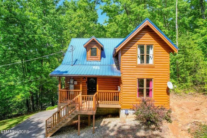 2302 E View Dr, Sevierville, TN 37876