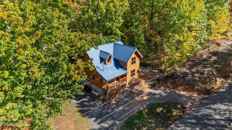 2302 E View Dr, Sevierville, TN 37876
