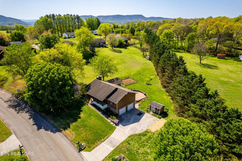 2303 Riverside Dr, Maryville, TN 37804