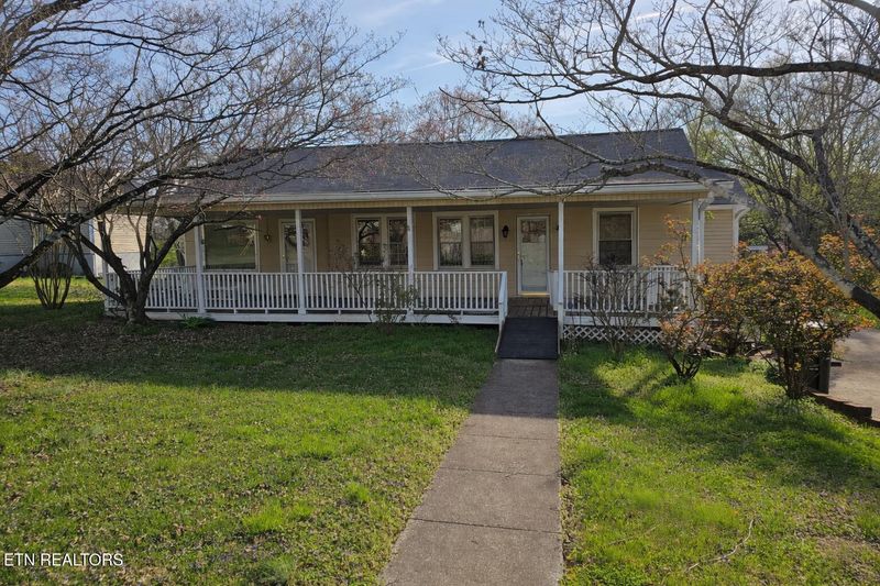 2304 Croydon Rd, Knoxville, TN 37921