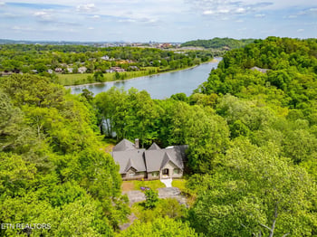 2304 Lakemoor Dr, Knoxville, TN 37920
