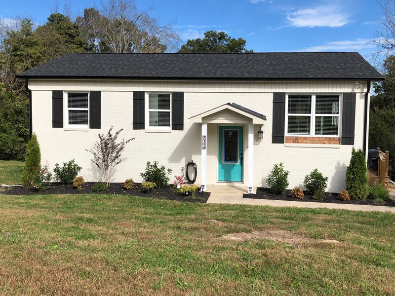 2304 Roundtree Rd, Knoxville, TN 37923