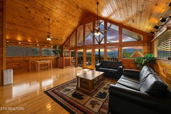 2305 Rand Rd, Pigeon Forge, TN 37876