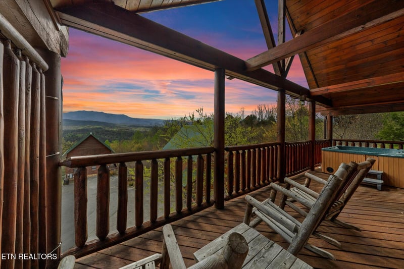2305 Rand Rd, Pigeon Forge, TN 37876