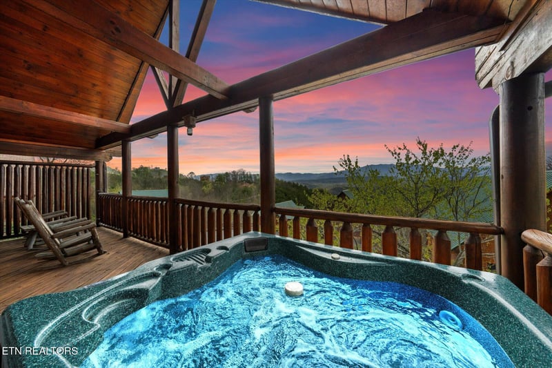 2305 Rand Rd, Pigeon Forge, TN 37876