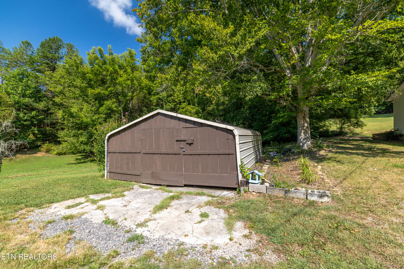 2305 Smith School Rd, Knoxville, TN 37914