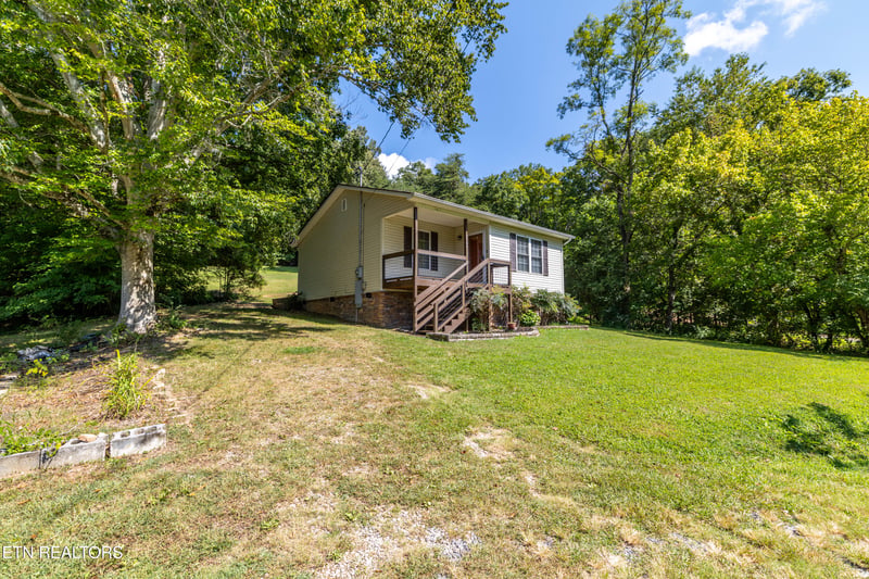 2305 Smith School Rd, Knoxville, TN 37914