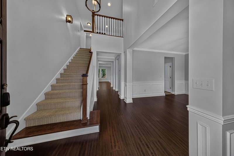 2306 Ancient Oak Ln, Knoxville, TN 37931
