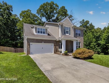 2306 Ancient Oak Ln, Knoxville, TN 37931