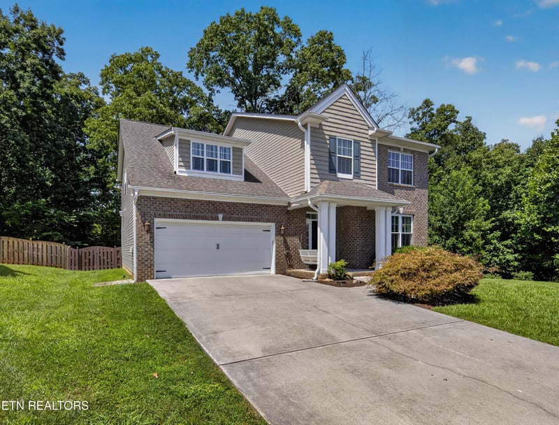 2306 Ancient Oak Ln, Knoxville, TN 37931