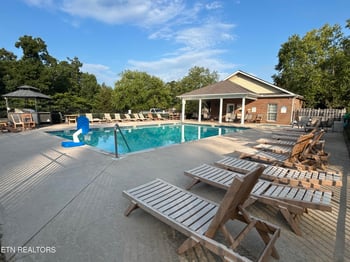 2306 Ancient Oak Ln, Knoxville, TN 37931