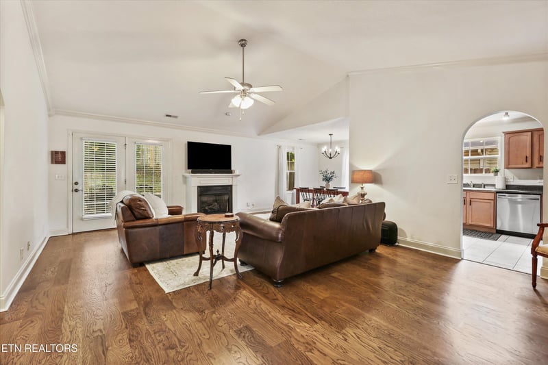 2306 Sunnywood Ln, Knoxville, TN 37912