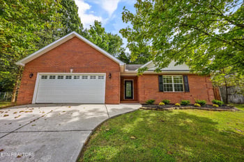 2306 Sunnywood Ln, Knoxville, TN 37912