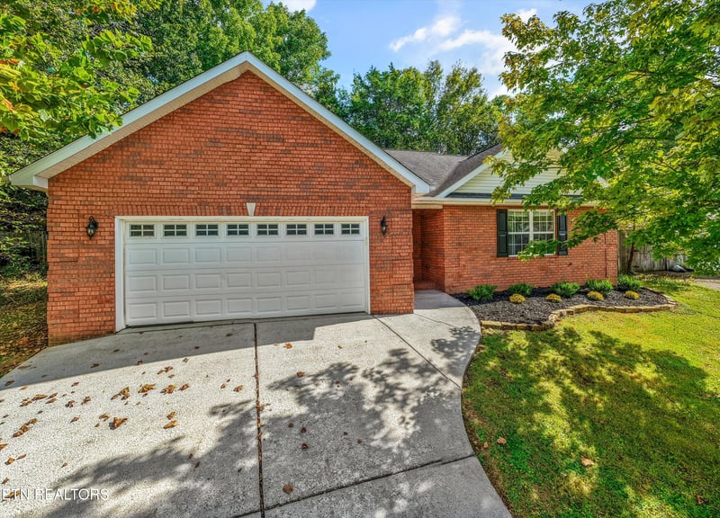 2306 Sunnywood Ln, Knoxville, TN 37912