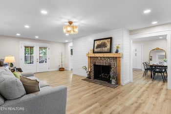2307 Chesterfield Dr, Maryville, TN 37803
