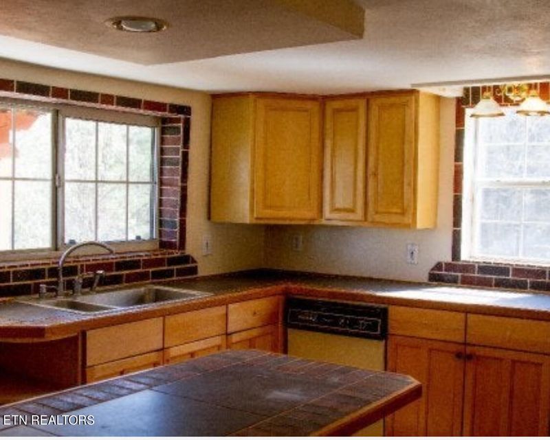 2307 Fairview Rd, Tellico Plains, TN 37385