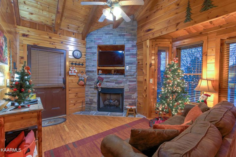 2308 Riverport Way, Pigeon Forge, TN 37863
