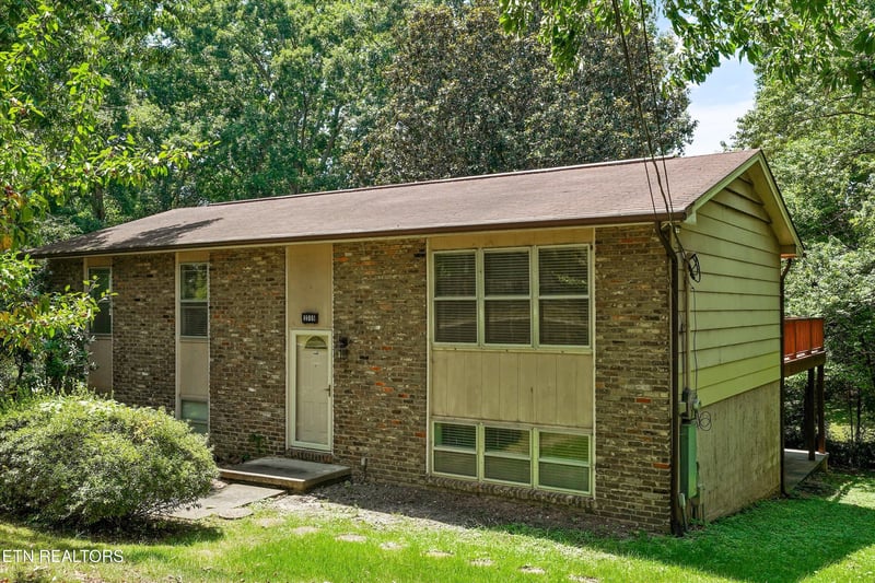 2309 Black Bear Rd, Knoxville, TN 37923