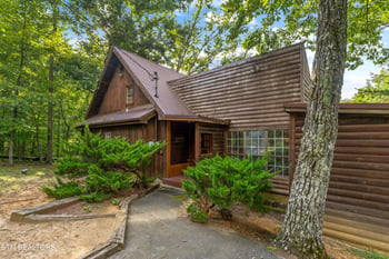 2309 Misty Ln, Pigeon Forge, TN 37876