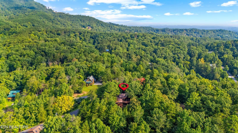 2309 Misty Ln, Pigeon Forge, TN 37876