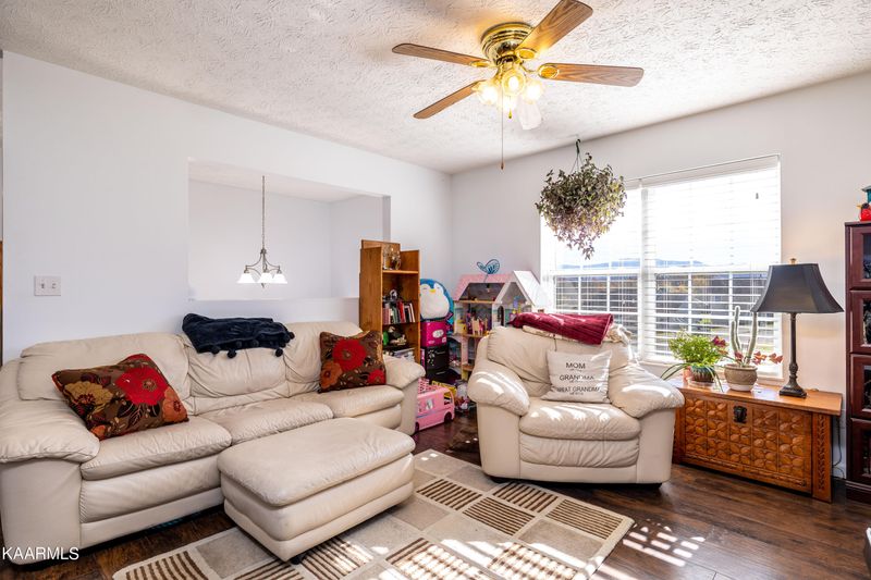 2309 Quartz Ct, Sevierville, TN 37876